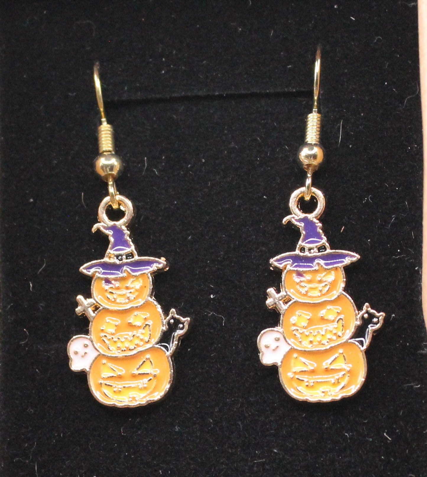 Halloween charm earring
