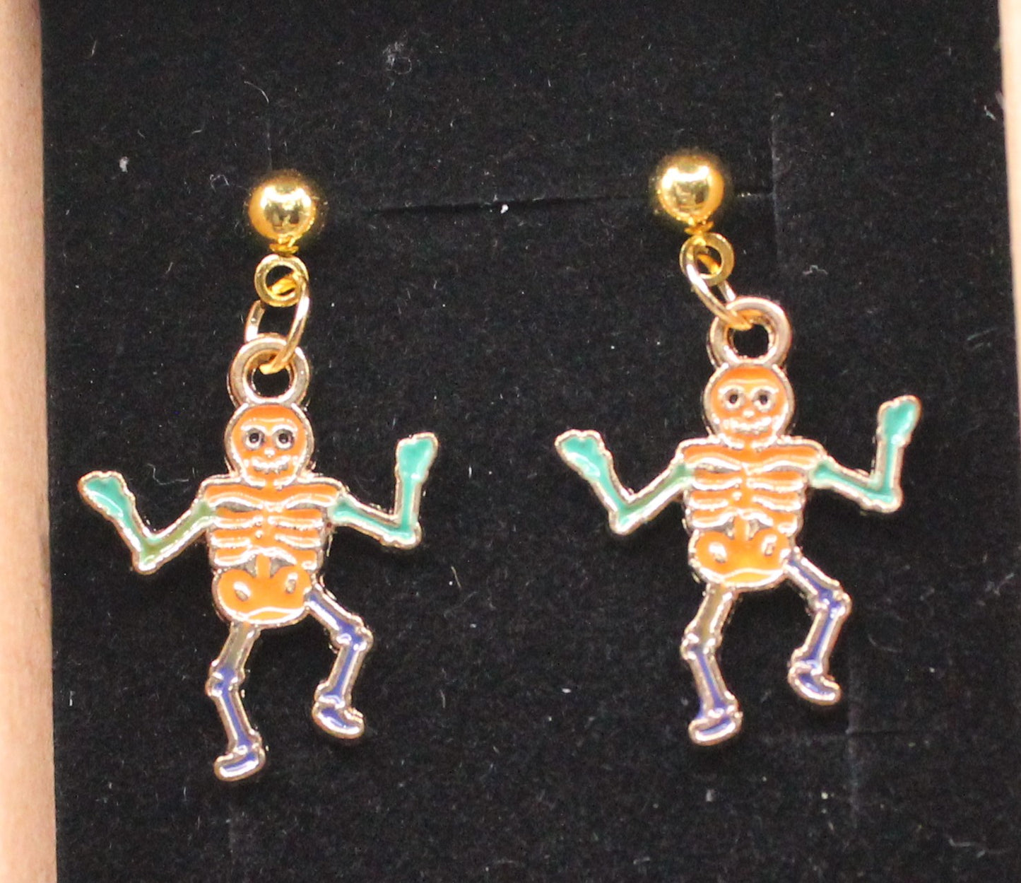 Halloween charm earring