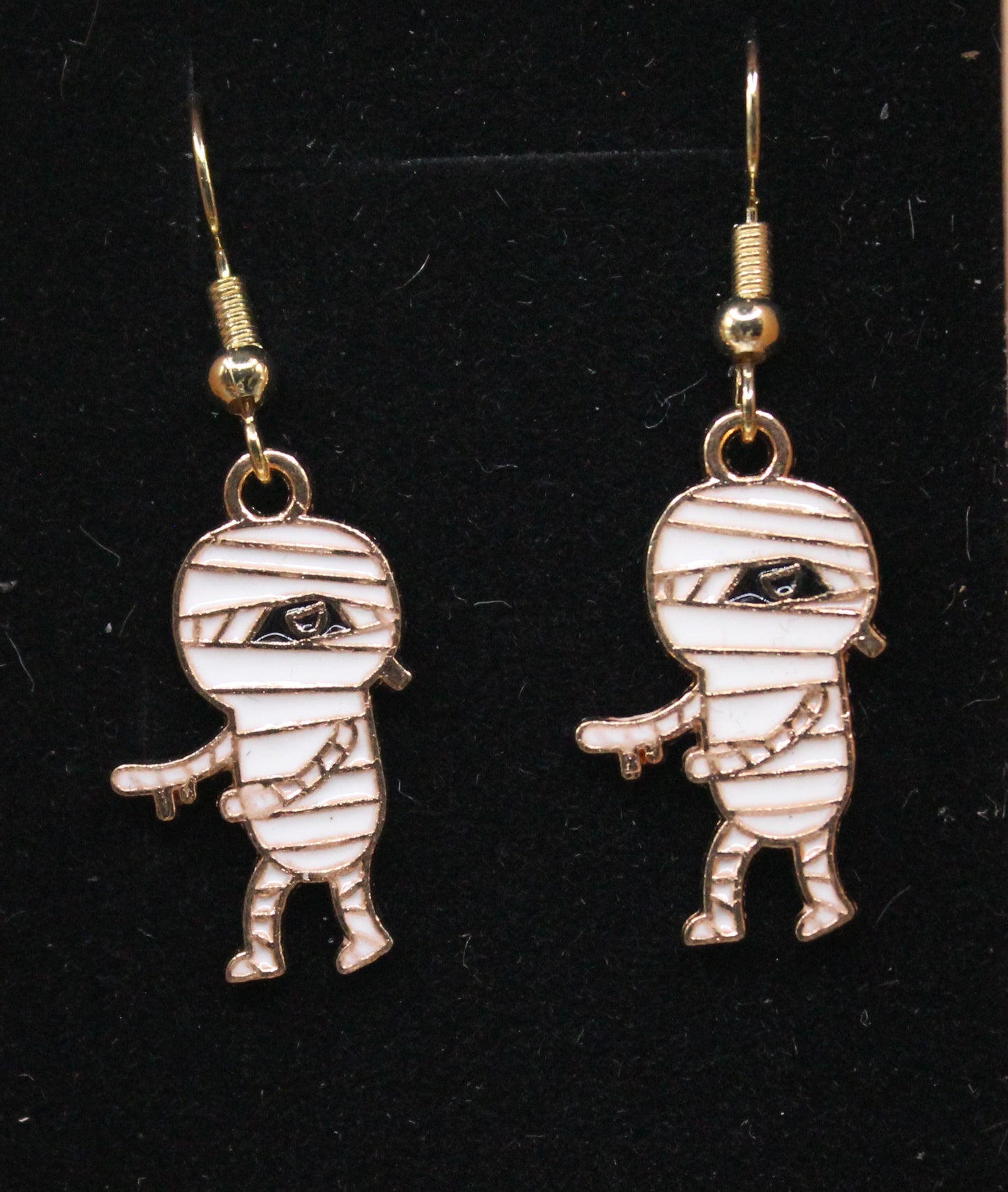 Halloween charm earring