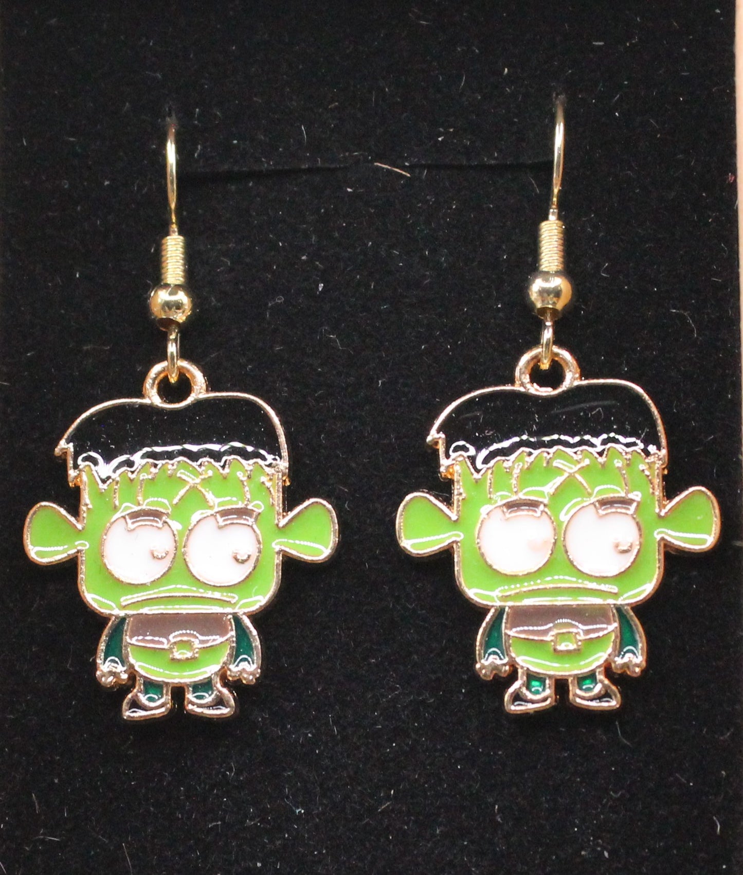 Halloween charm earring
