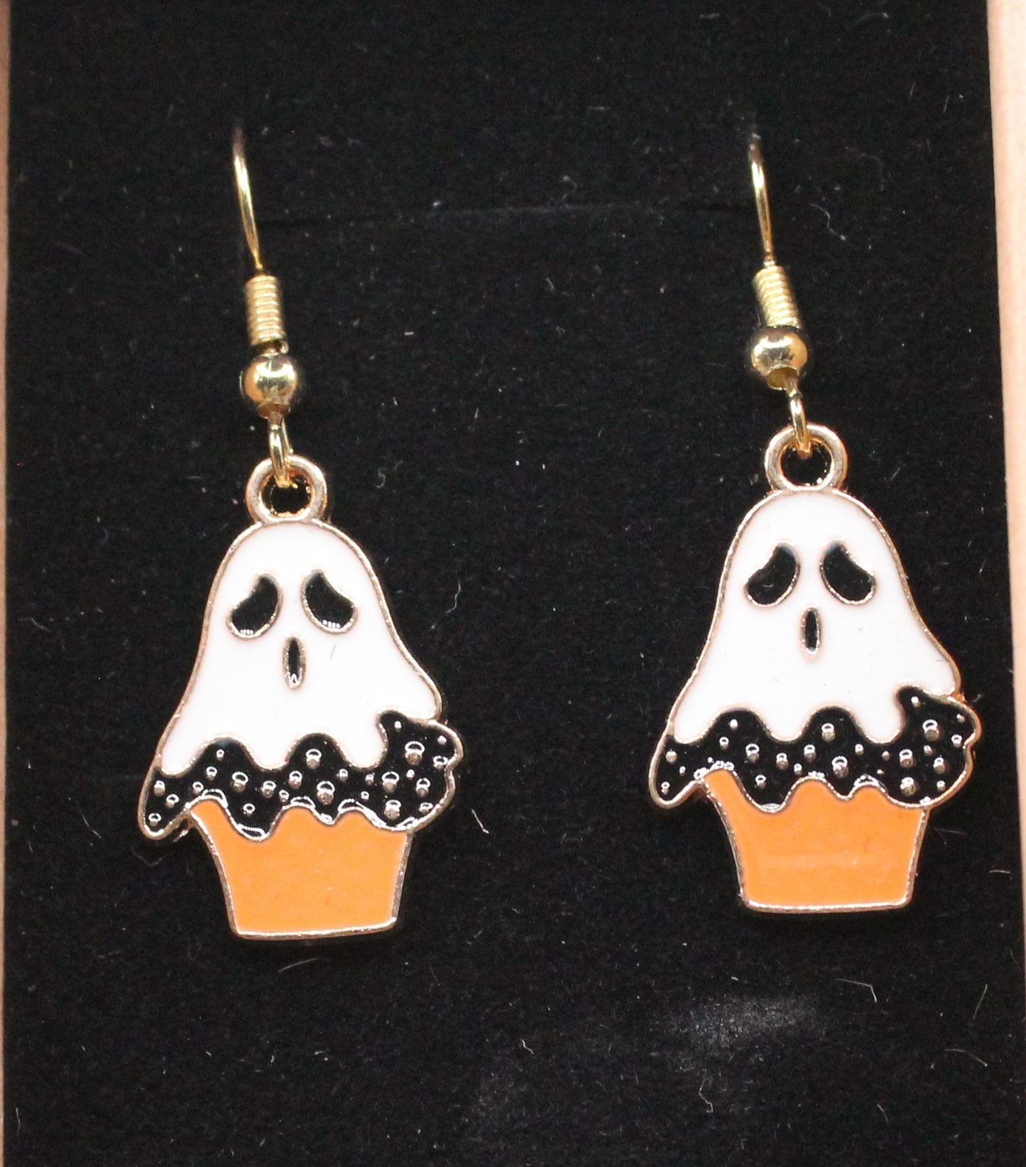Halloween charm earring