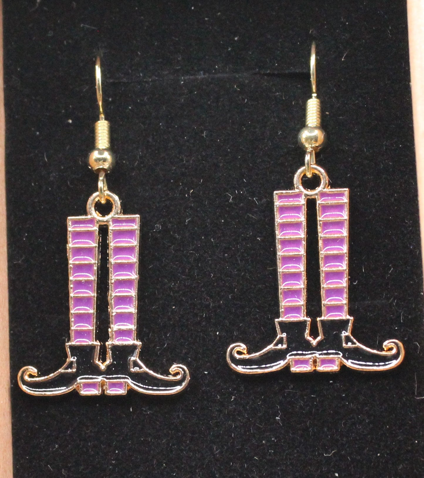 Halloween charm earring