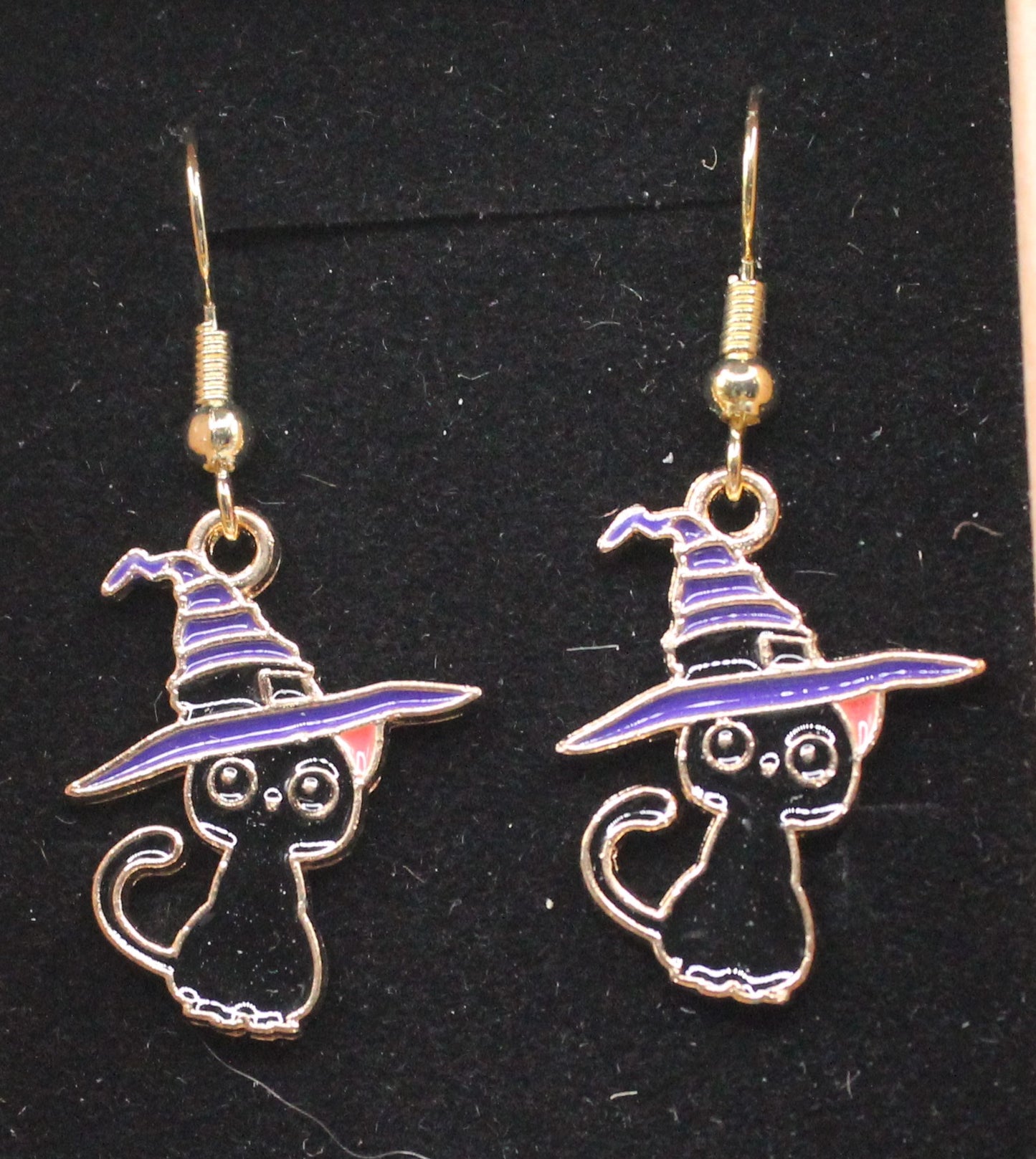 Halloween charm earring