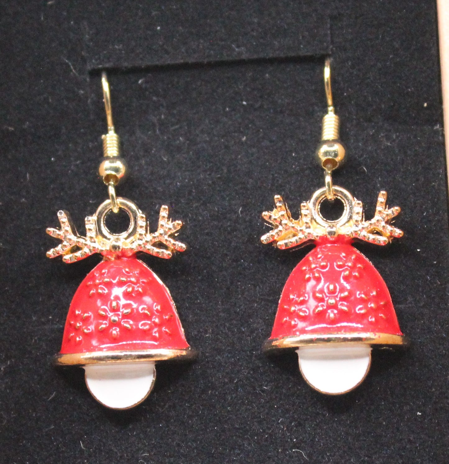 Christmas charm earring